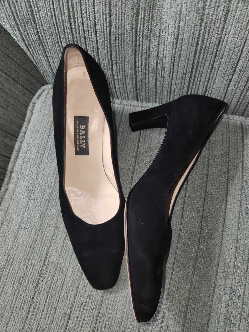 🍉Bally Black Suede Pointed-Toe Heels